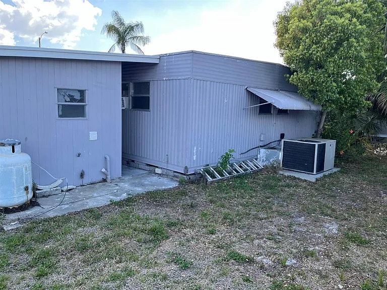 2505 E Bay Dr #77 — Photo 4