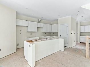 840 Emerson Gardens Rd #12, Lexington, MA 02420