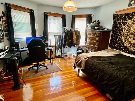 5th image of 28 Raven St #2