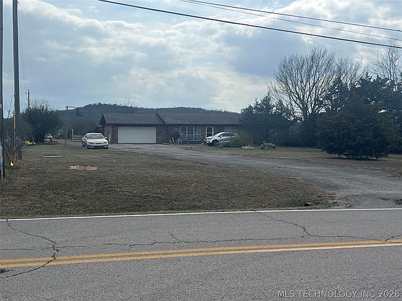 3rd image of 19512 E 595th Rd