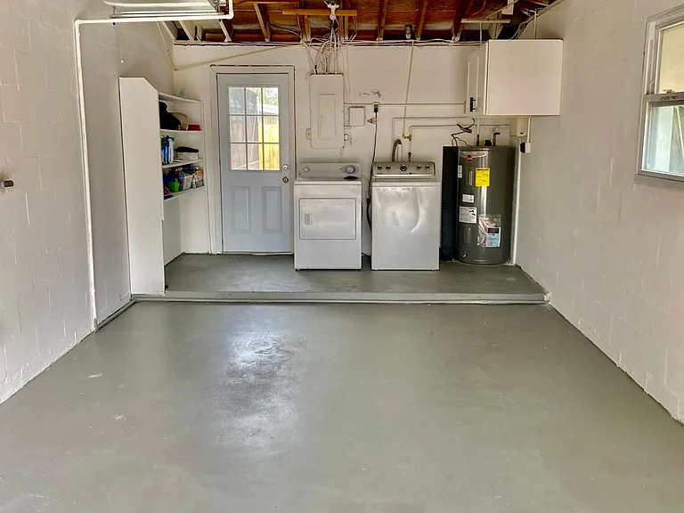 3533 Roxane Blvd — Photo 34