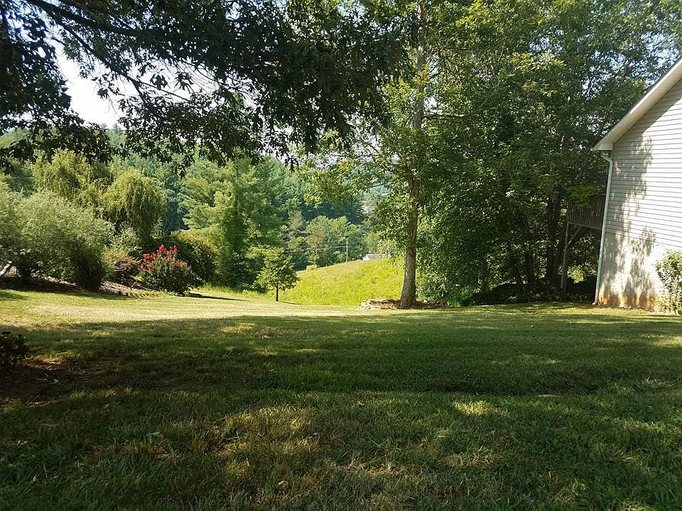 Side lawn
