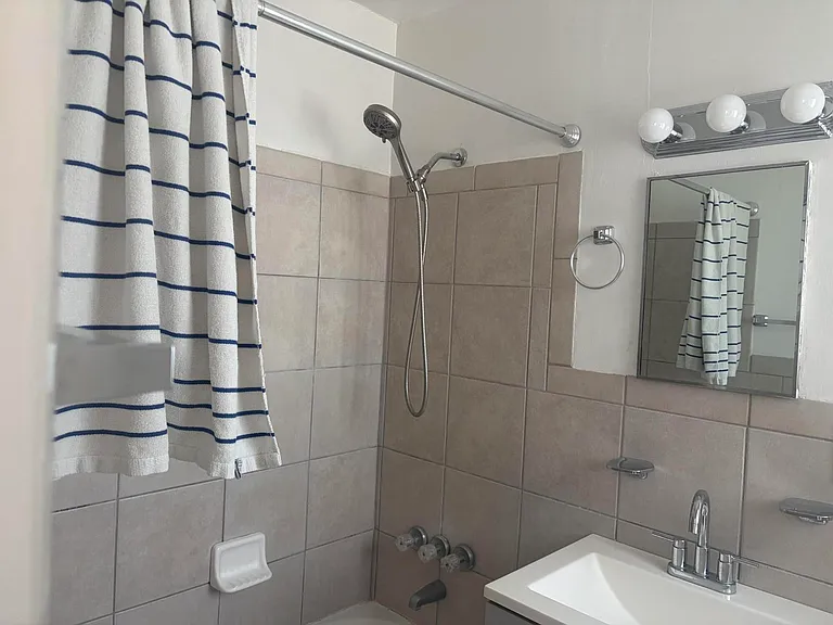1531 Garfield St #1 — Photo 7