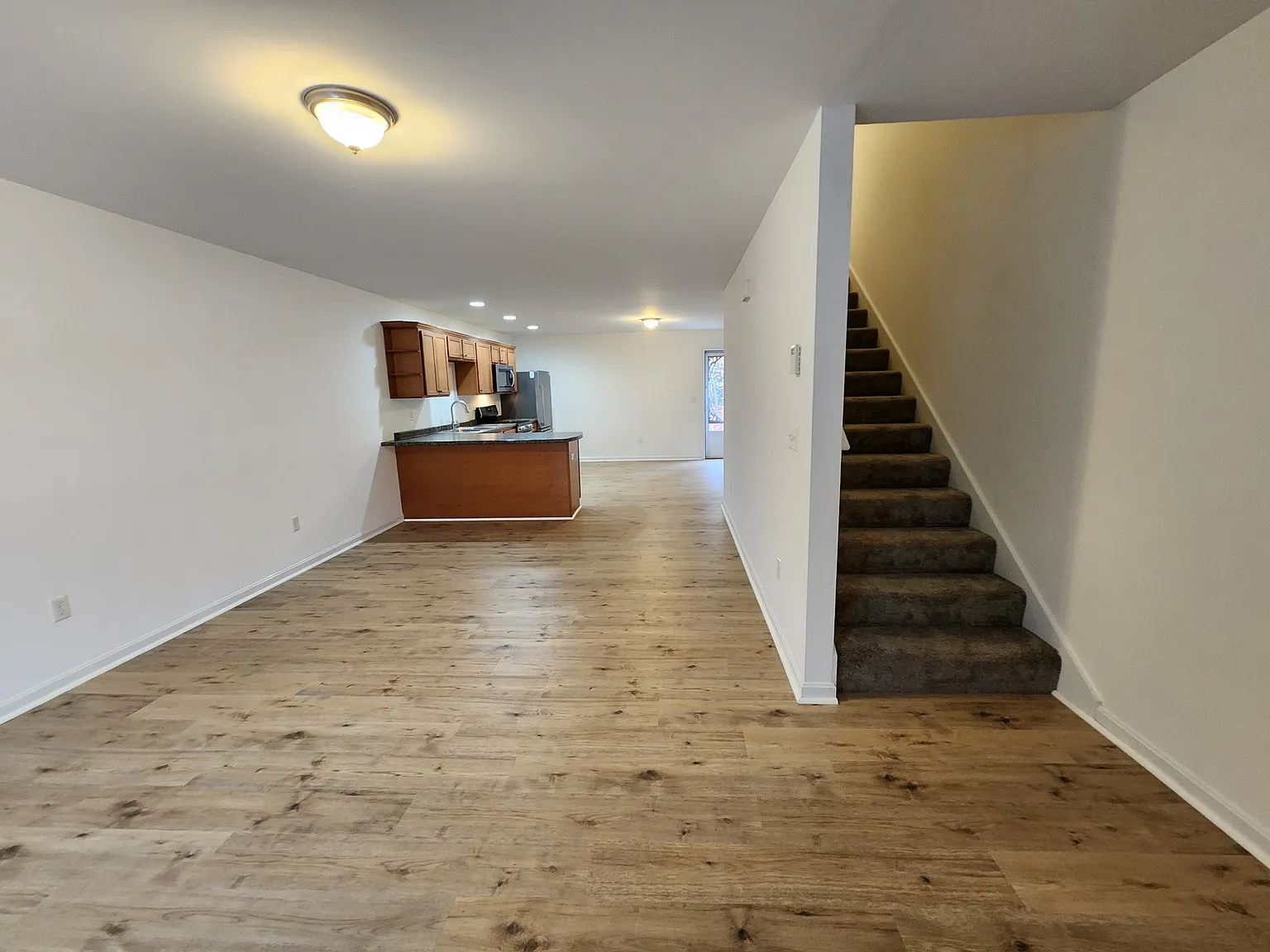 2 bed, 1260 sqft, $1,875 — Photo 3