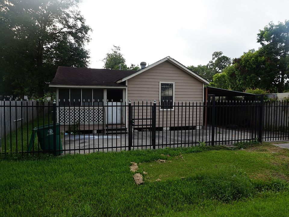 1st image of 8108 Nellie St