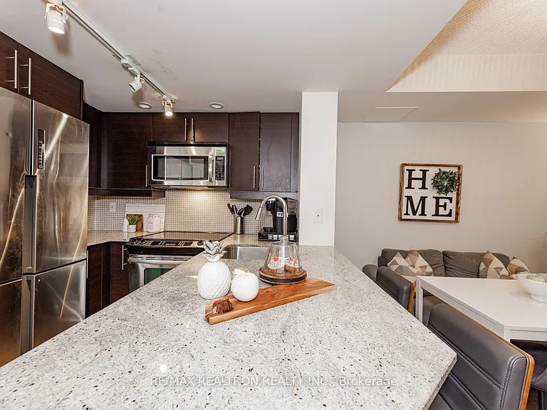 65 Liberty St #418 — Photo 4