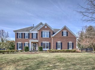 34 Wyckoff Dr, Pittstown, NJ 08867