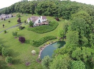 160 Country Side Dr, Kintnersville, PA 18930