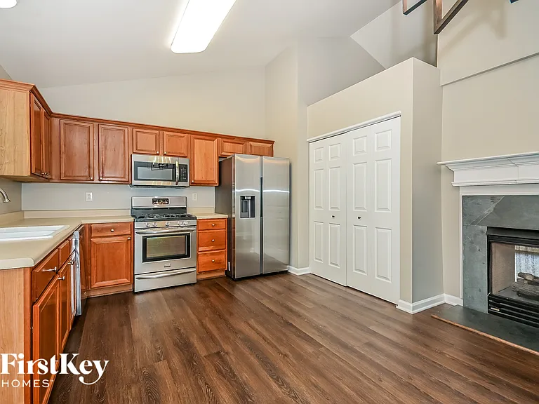 2033 Greenhill Pass — Photo 5