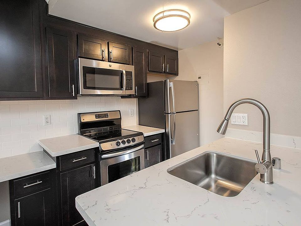 1st image of 231 Lenox Ave APT 1