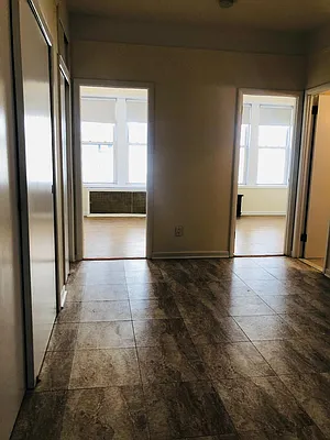 Rented by Halvatzis Realty | media 27