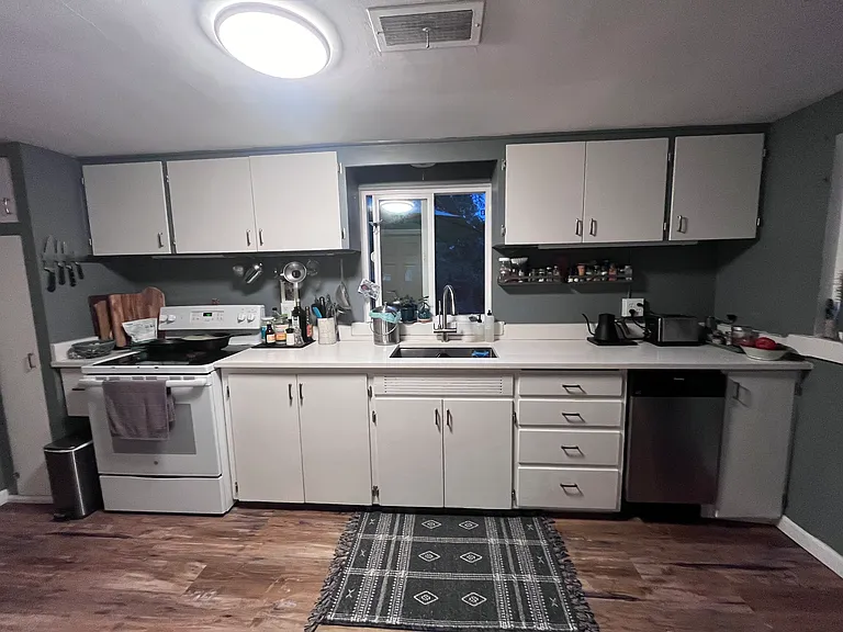 539 Dewey Ave #1 — Photo 14