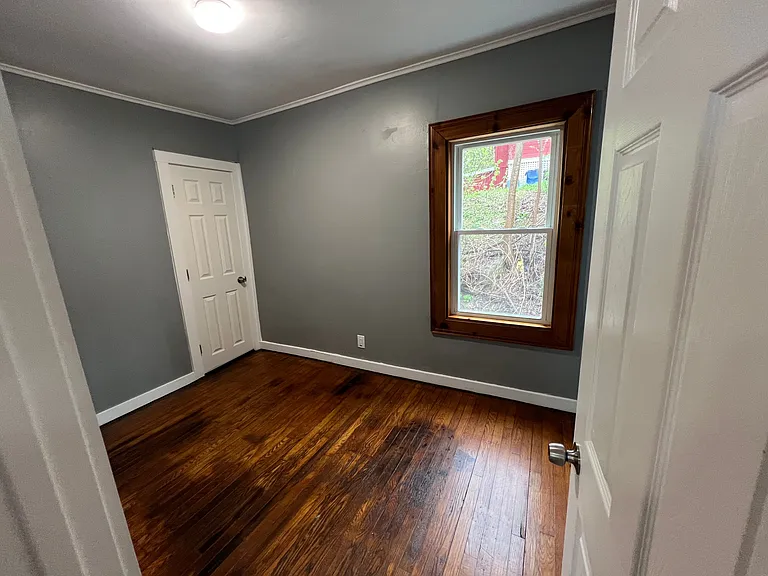 135 Annetta St — Photo 10