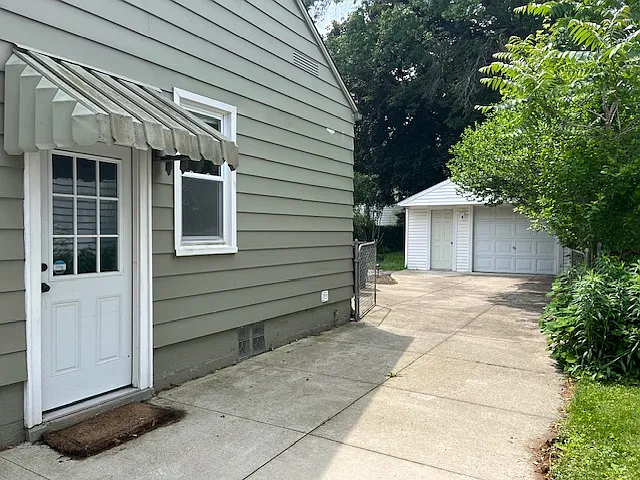 1315 N Altadena Ave — Photo 37