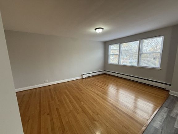 4th image of 1953 Euclid Ave APT 206