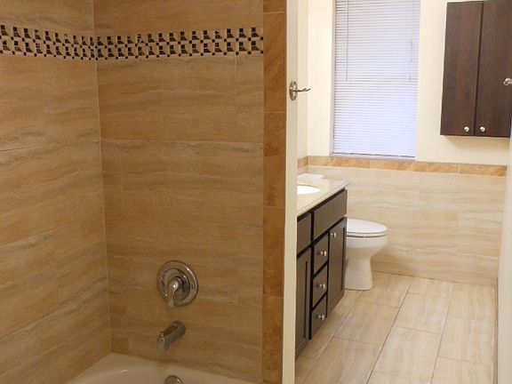 4th image of 5038 N Kimball Ave APT 2
