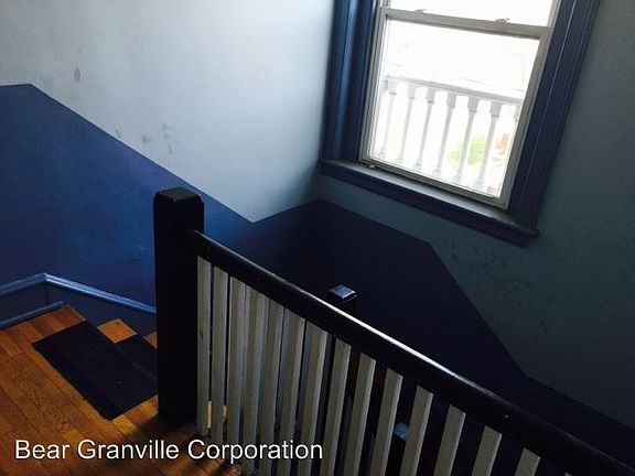 2nd image of 700 N Belmont Ave APT 6