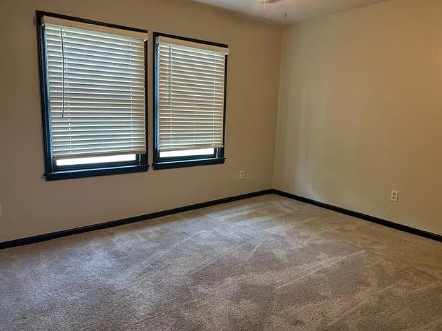 2 bed, 1360 sqft, $1,800 — Photo 3
