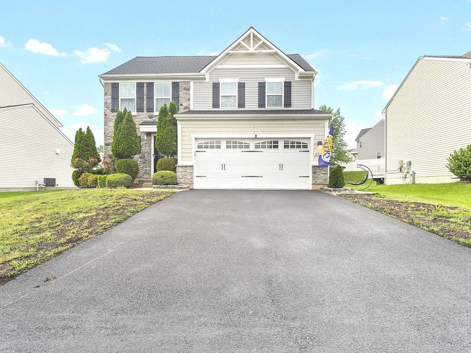 1st image of 2215 Argonne Dr