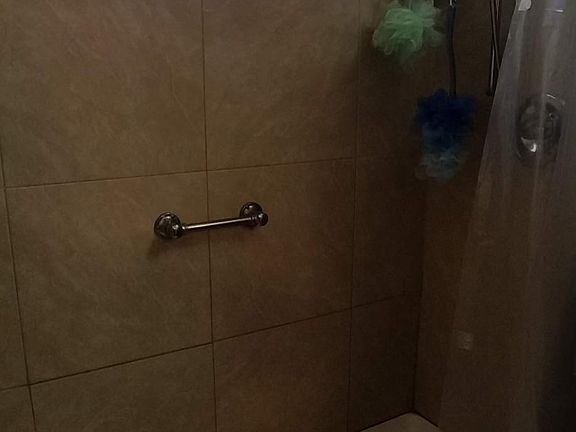 4th image of 10 Donlen Dr #10