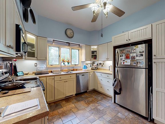 4th image of 701 E Mansion St
