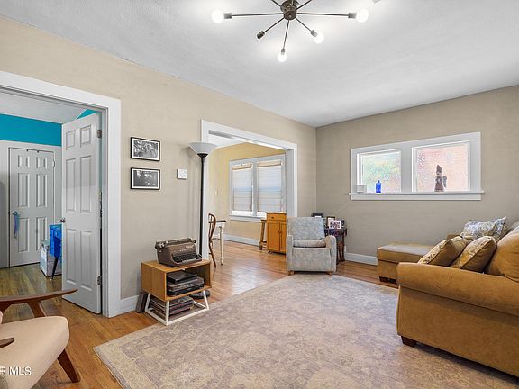 5th image of 3216 Douglas Ave