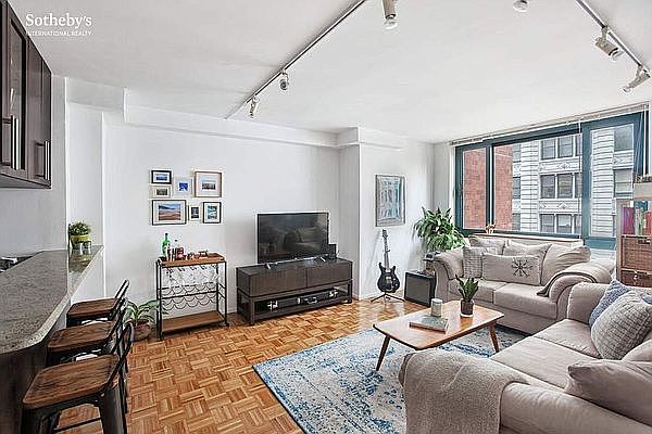 1st image of 1 Irving Pl APT G8i