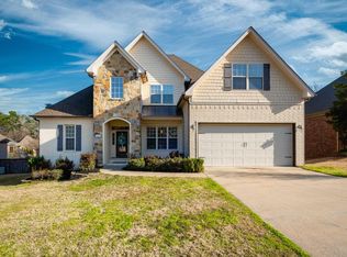 214 Commentry Ln, Little Rock, AR 72223