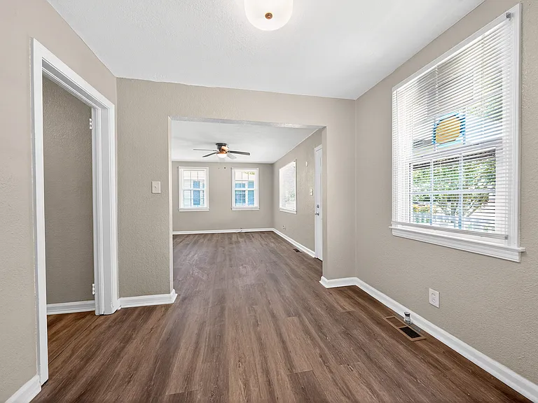 2848 Blan St — Photo 10