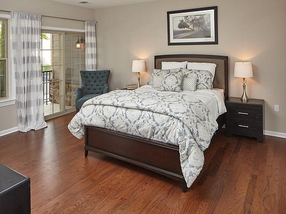 5th image of 98 Burnett Ave APT 3D