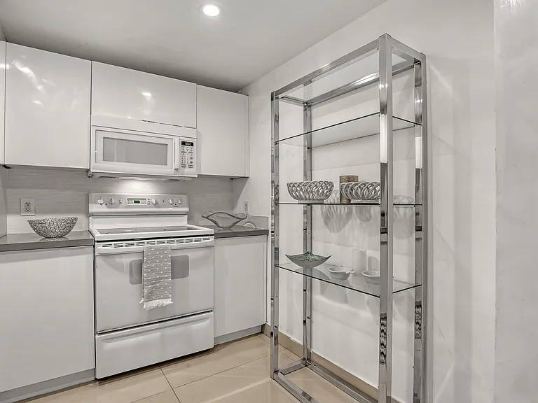 5600 N Flagler Dr #1510 — Photo 9