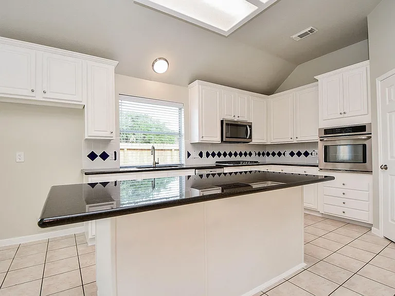 802 Childers Ct — Photo 24