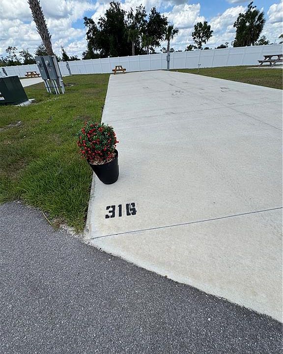 1st image of 316 Horizon RD
