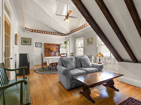 4th image of 405 Main St #6