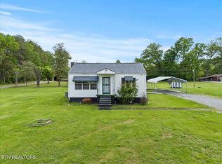 6120 Roberts Rd, Corryton, TN 37721