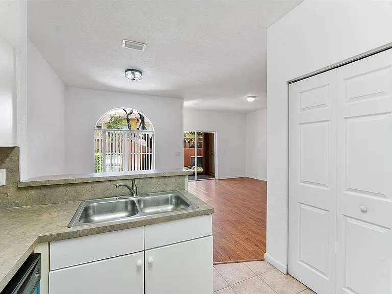 1407 S Santa Catalina Cir — Photo 6