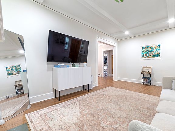 3rd image of 17 Park Dr N Floor 2