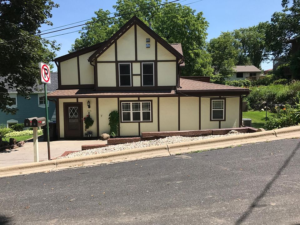 2nd image of 1715 Aurora St #1