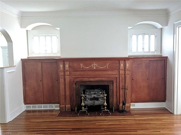 2nd image of 15710 Lydian Ave
