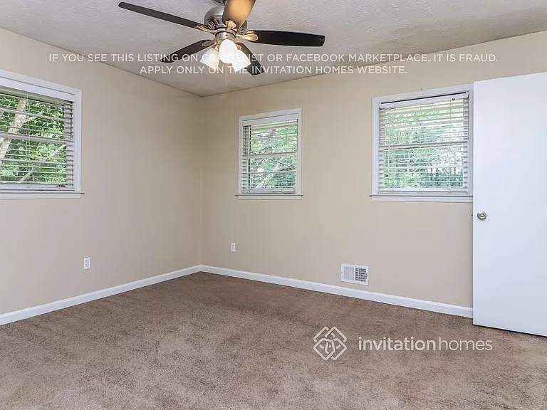 1398 Yates Ave — Photo 14