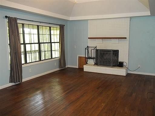 2nd image of 5134 Eatons Creek Rd