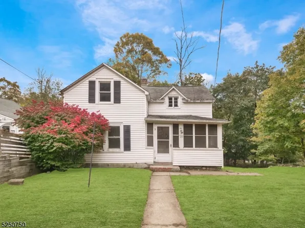 20 Ella St, Bloomingdale Boro, NJ 07403