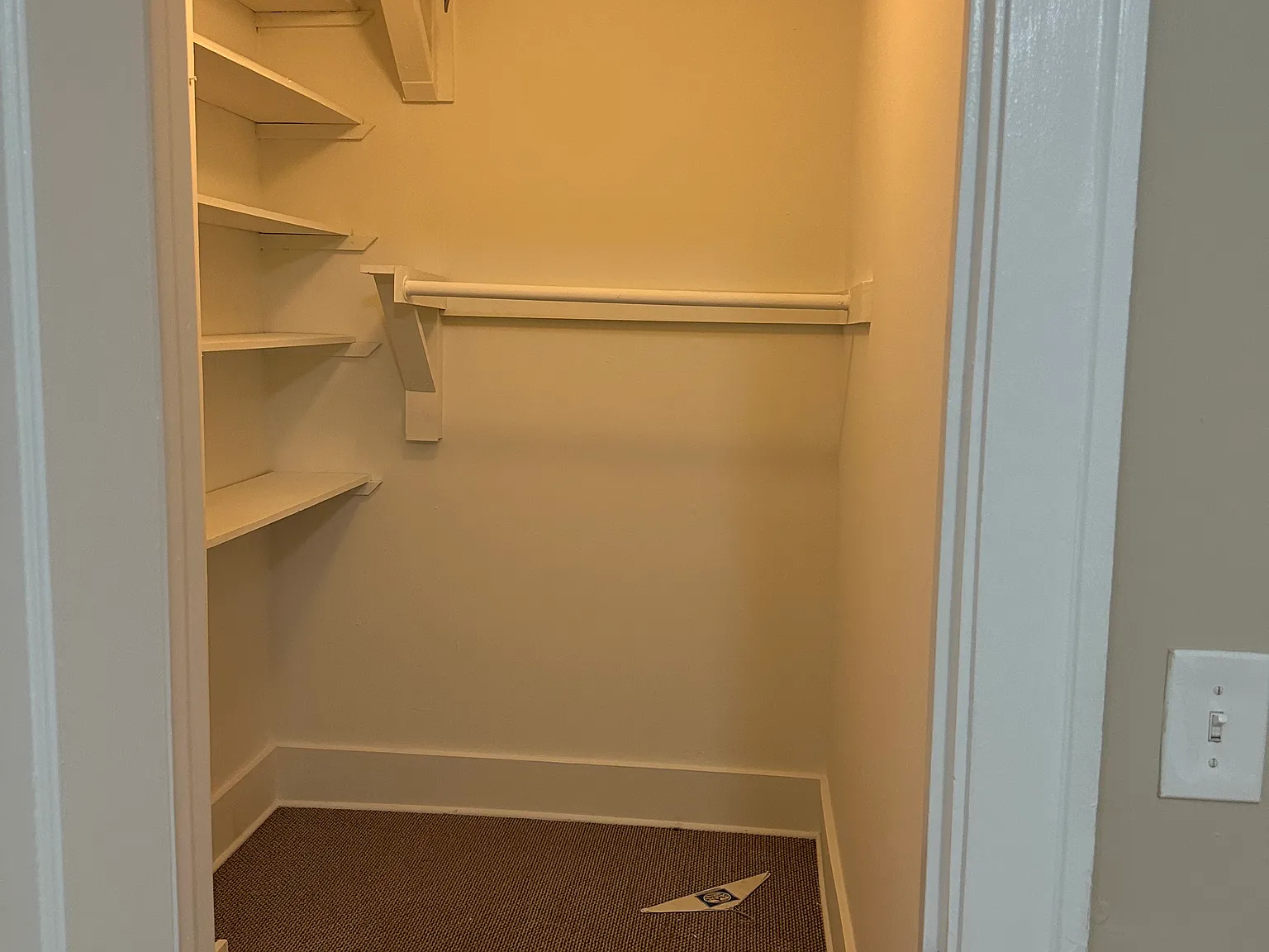 1 bed, 900 sqft, $1,700 — Photo 4