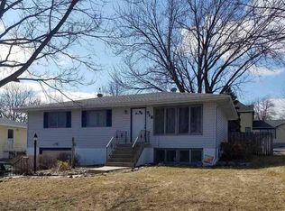 712 Swift St, Saint Peter, MN 56082