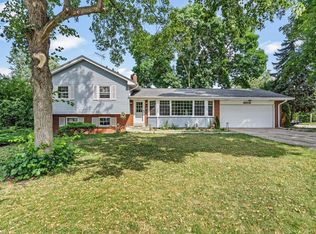4606 N 110th St, Wauwatosa, WI 53225