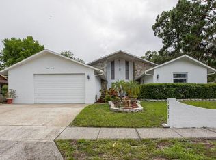 1613 Treasure Dr, Tarpon Springs, FL 34689