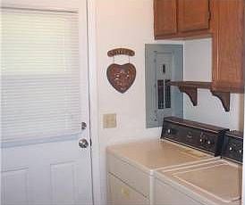 4th image of 2944 Weaver Ave