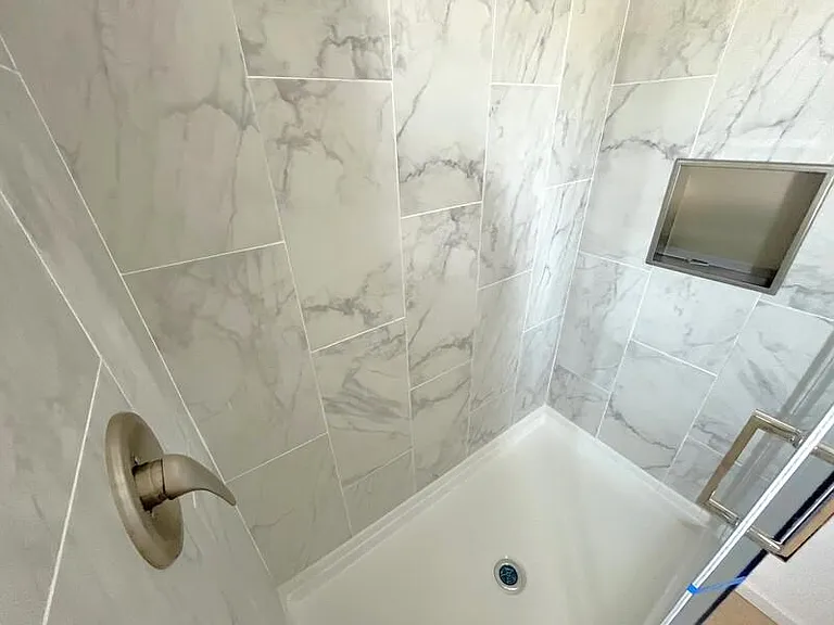 5656 Woodford St #5656E — Photo 7