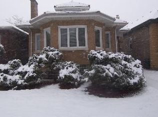 17 Le Moyne Pkwy, Oak Park, IL 60302
