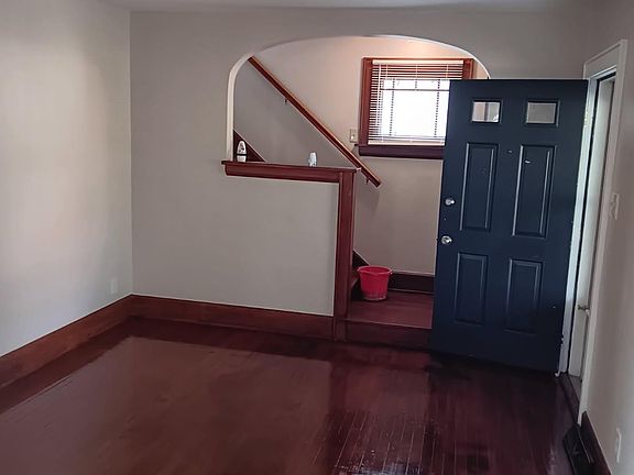 3rd image of 1481 Brown St
